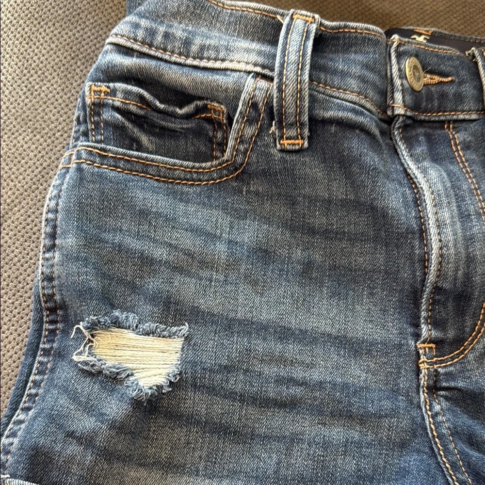 Hollister California High-Rise 3” Blue Jean Shorts Distressed‎